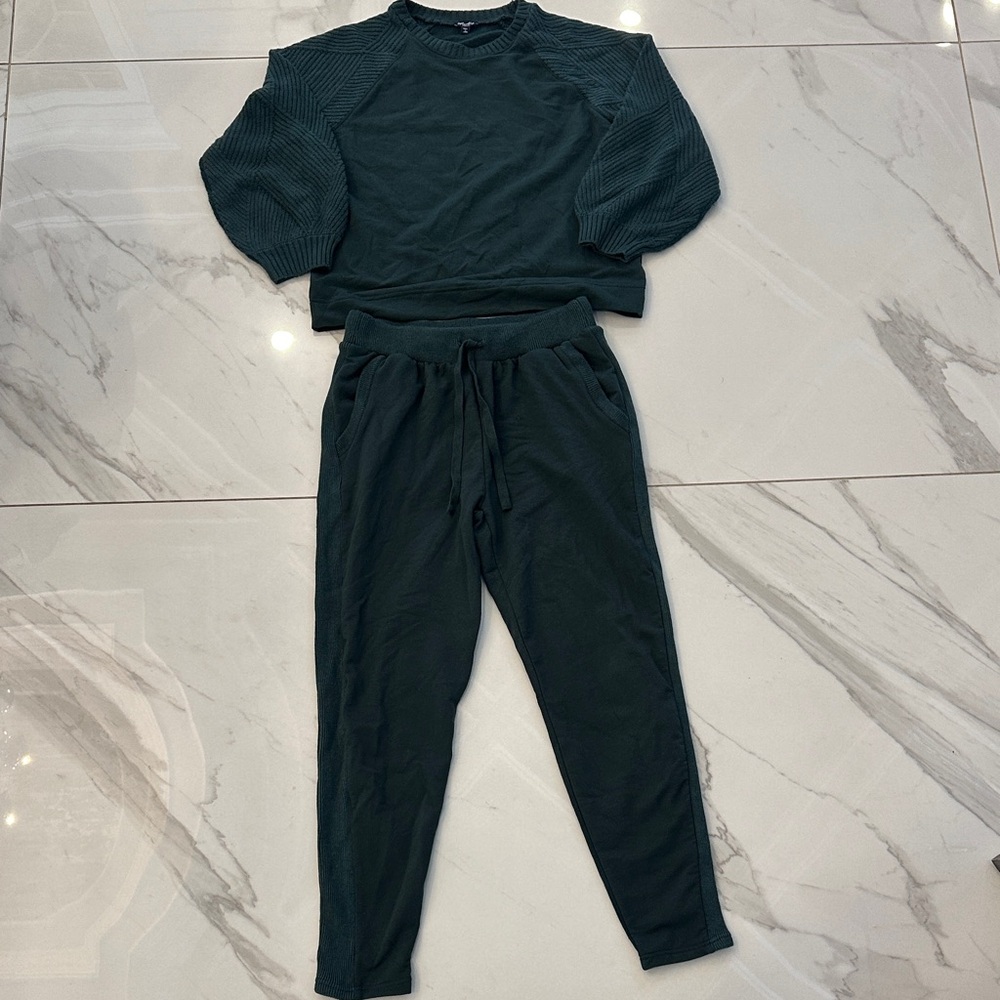 Splendid Dark Green Sweater and Jogger Set